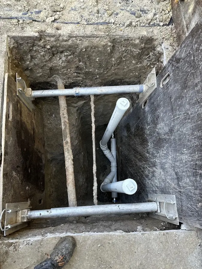 Experienced plumber completing Drain Cleaning work in Mount Oliver